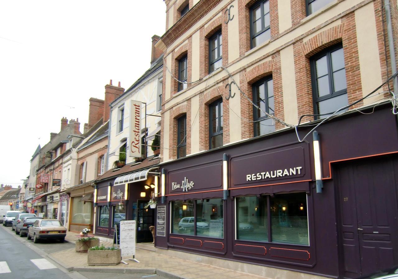 Logis Hotel-Restaurant Le Relais D'Aligre Châteauneuf-en-Thymerais Exteriér fotografie